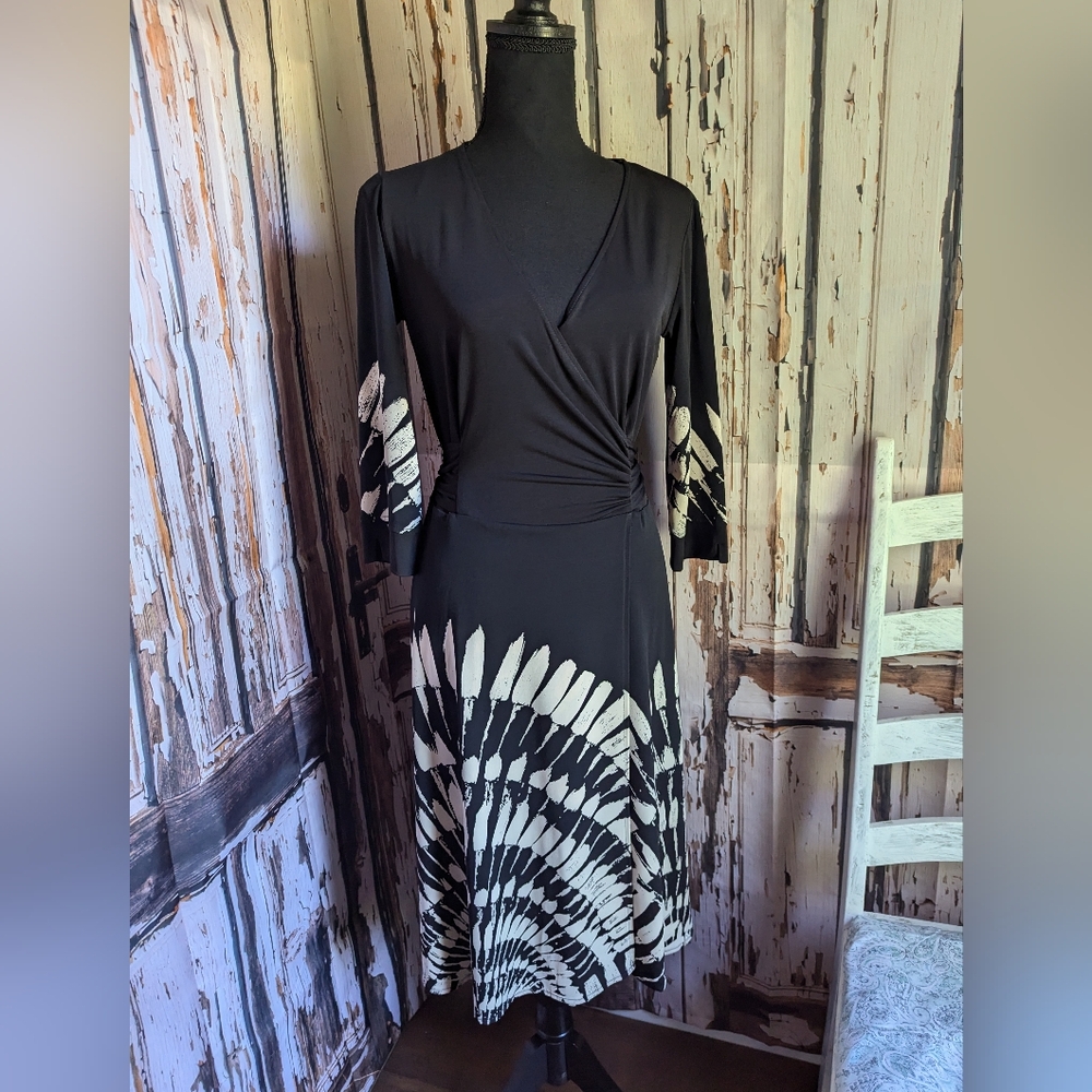 Donna Morgan NWT Surplice dress